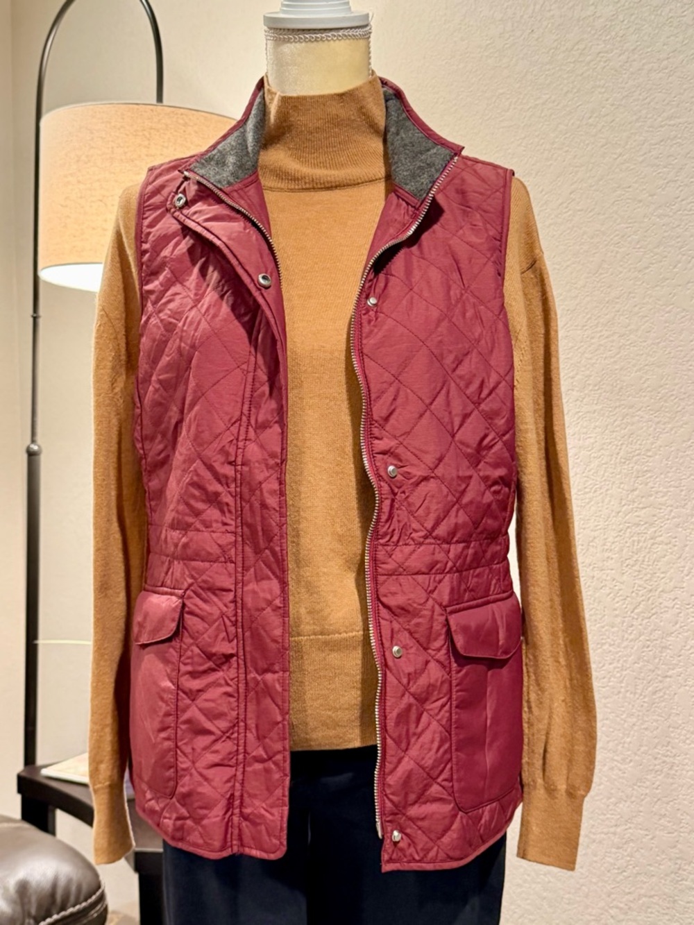 Peter Millar Crown Sport Women's Addison Quilted Vest NWT Medium $230 Burgundy